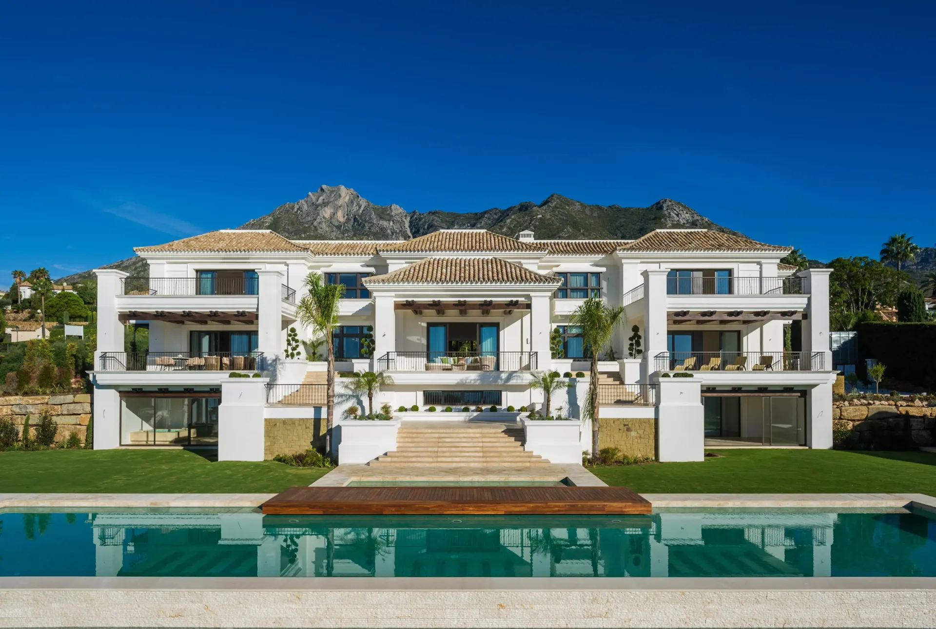 Villa Symphony