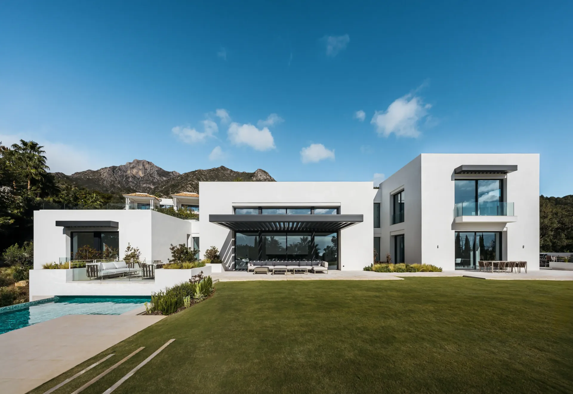 Villa Cascada Features